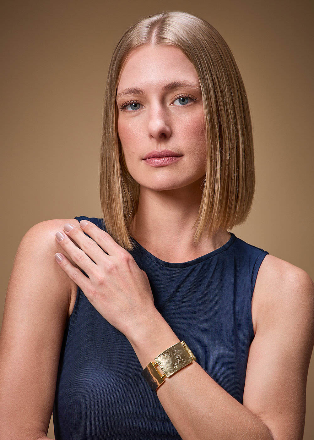 75.10.3703DOU PULSEIRA GEOMÉTRICA TEXTURIZADA