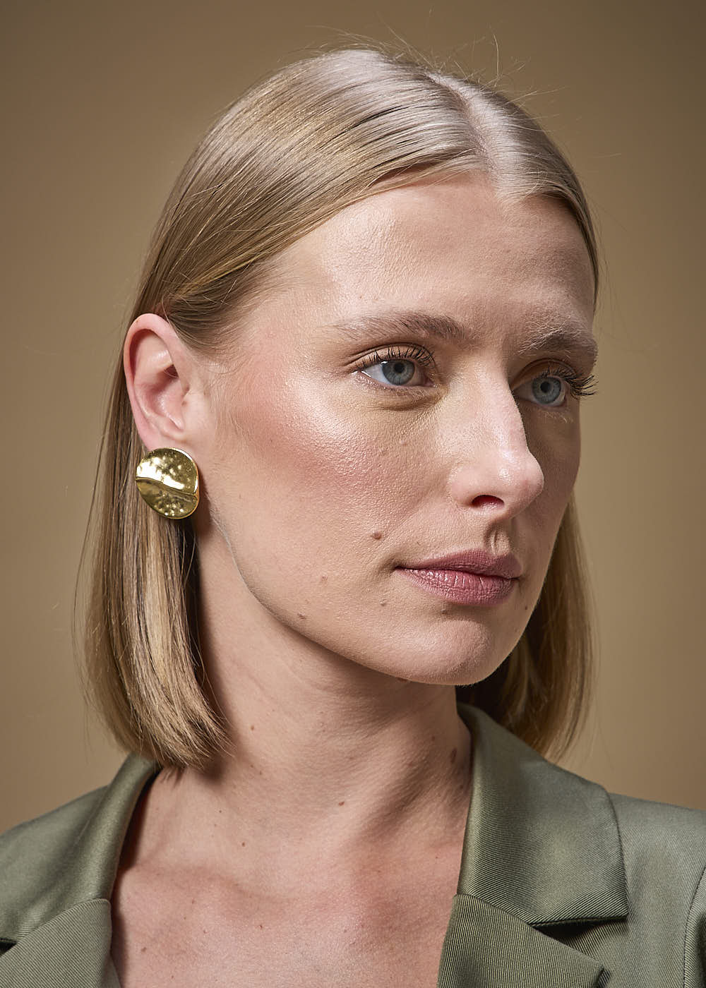 75.40.3712DOU BRINCO FOLHA MARTELADO