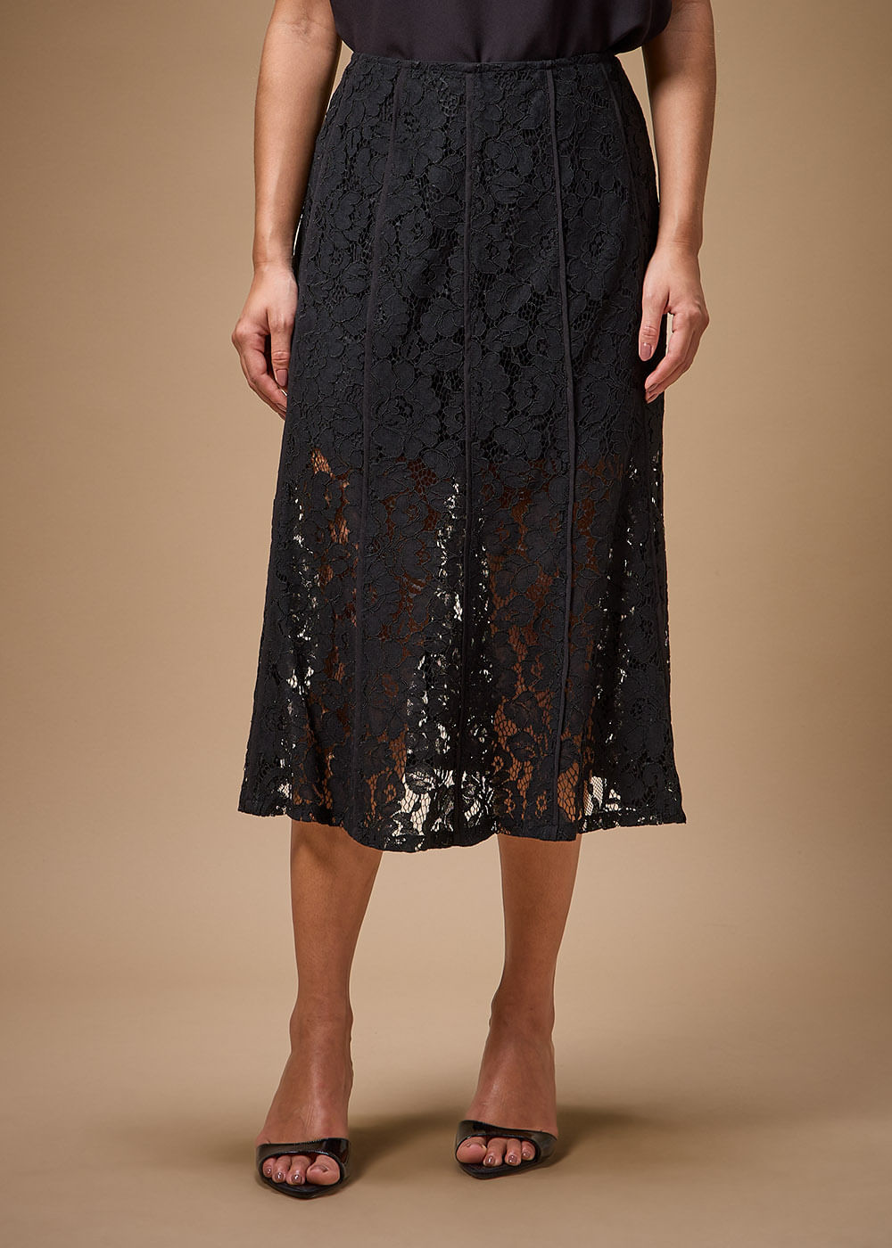 54.11.3706PTO SAIA RENDA EM NESGAS - HIGHLINE