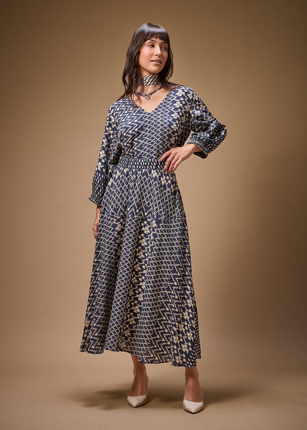 54.21.3708EST SAIA EVASÊ DETALHADA ESTAMPA ORIGAMI