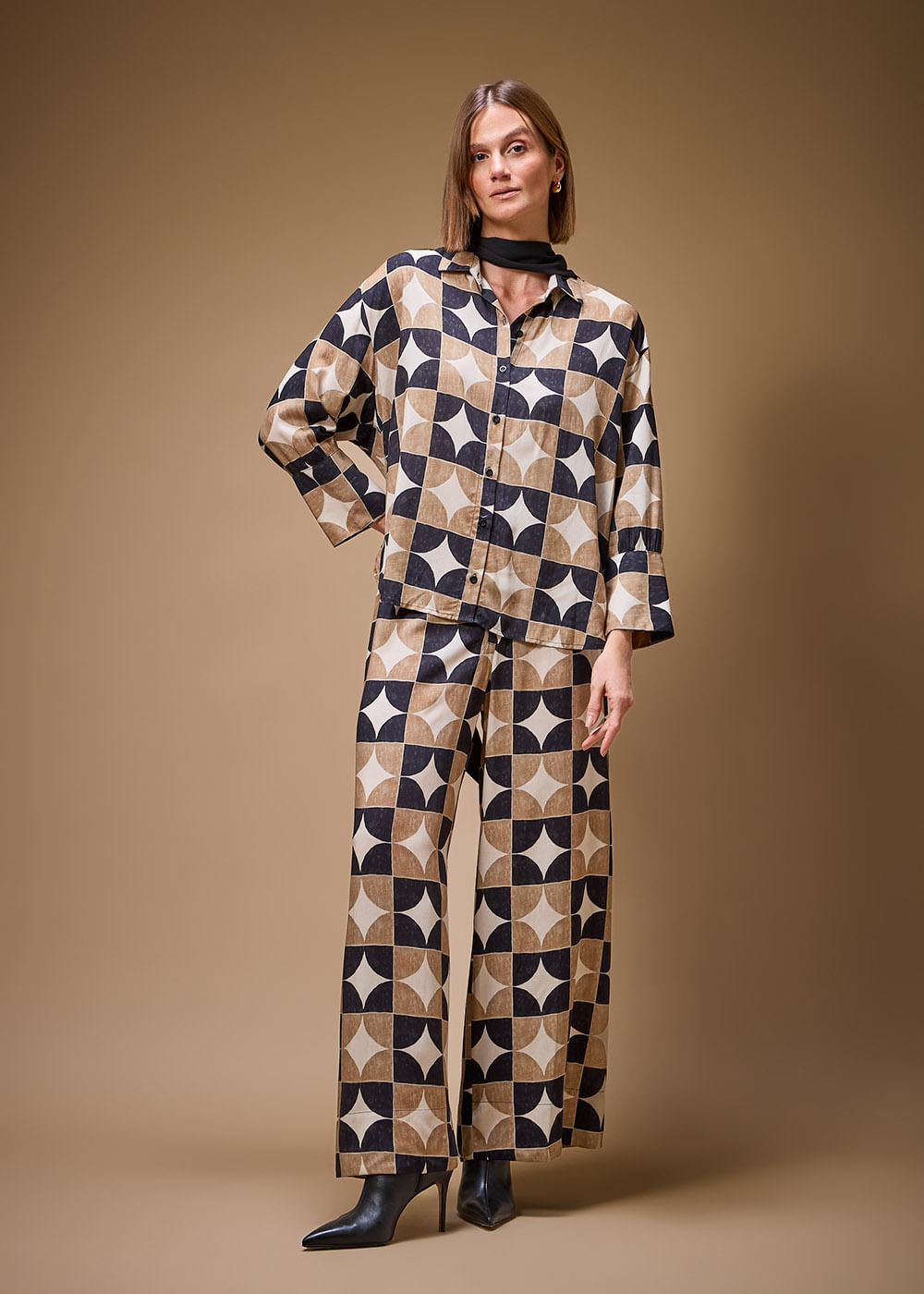 55.20.3702SHO CAMISA MG 7/8 ESTAMPA OSAKA