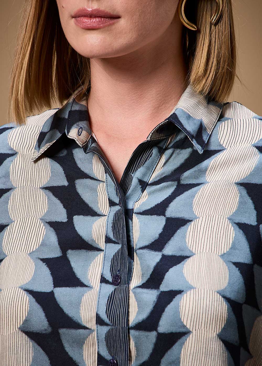 55.20.3705OFW CAMISA MANGA 7/8 ESTAMPA TSUKI