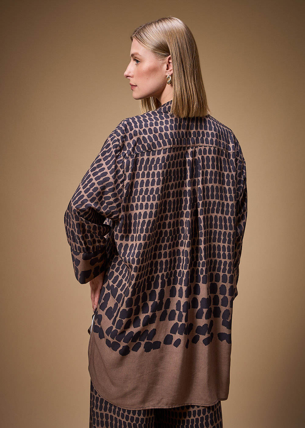 55.20.3712SOY CAMISA OVERSIZED ESTAMPA CHAWAN