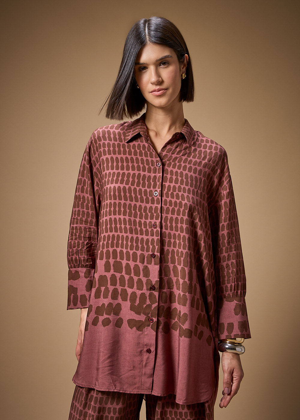 55.20.3712UME CAMISA OVERSIZED ESTAMPA CHAWAN