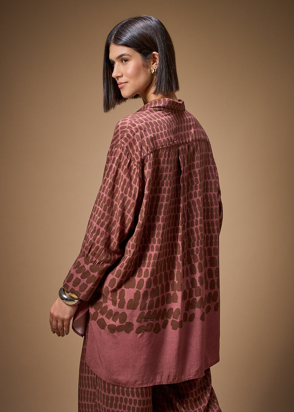 55.20.3712UME CAMISA OVERSIZED ESTAMPA CHAWAN