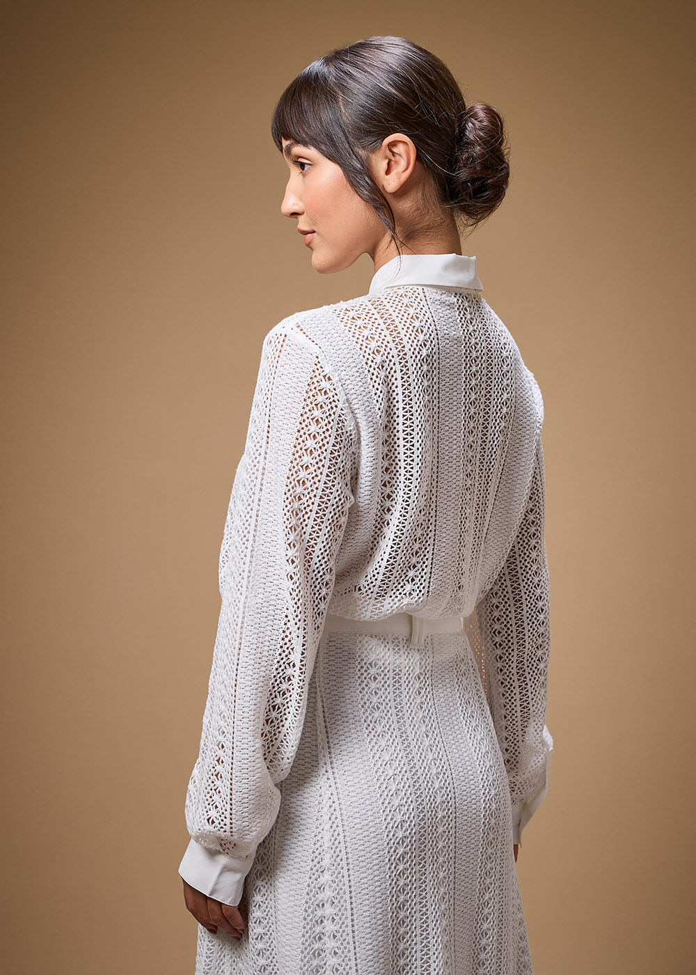 55.40.3702OFW CAMISA DE RENDA PONTO VAZADO