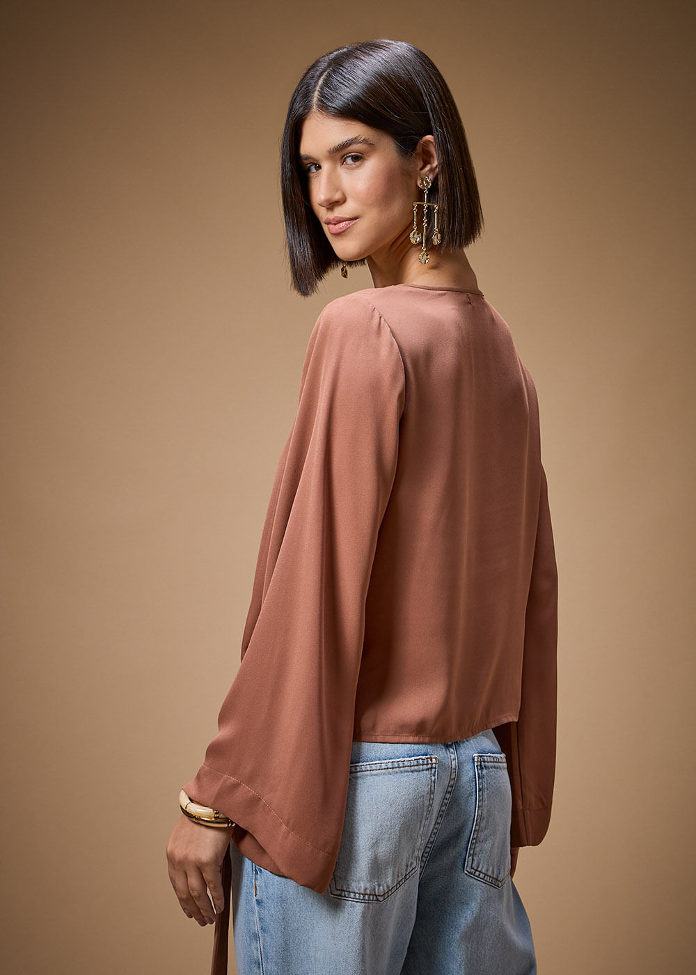 56.40.3704MSO BLUSA CHIFFON M/L BARRA AJUSTÁVEL