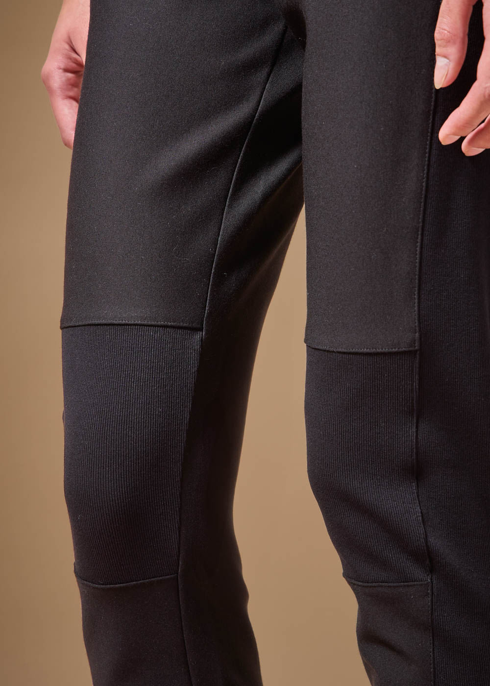 62.20.3701PTO CALCA LEGGING RECORTES CANELADOS