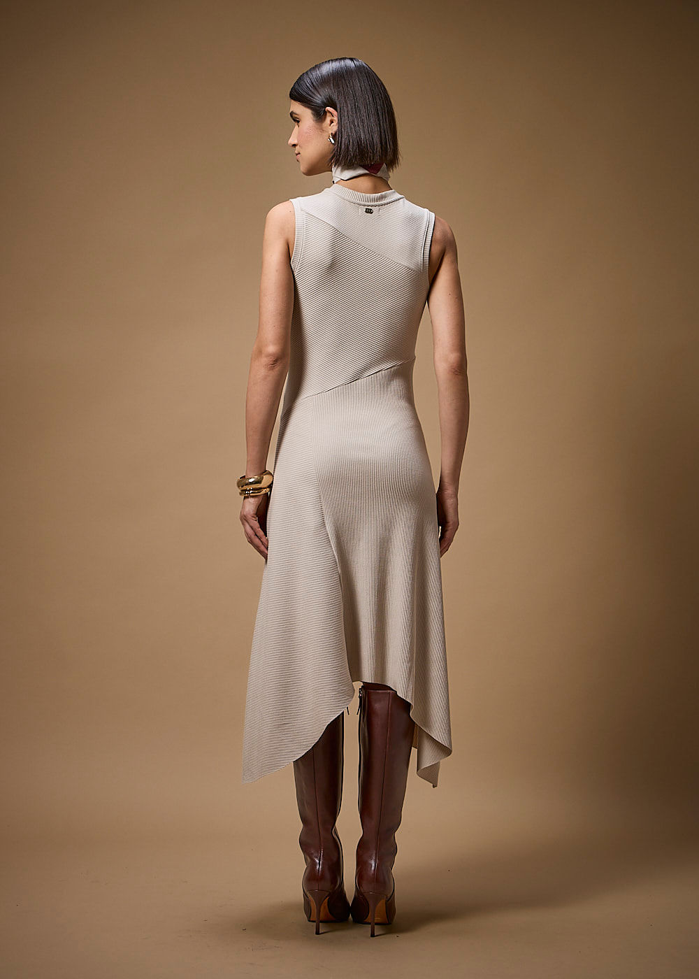 63.11.3702ARE VESTIDO REGATA MIDI CANELADO