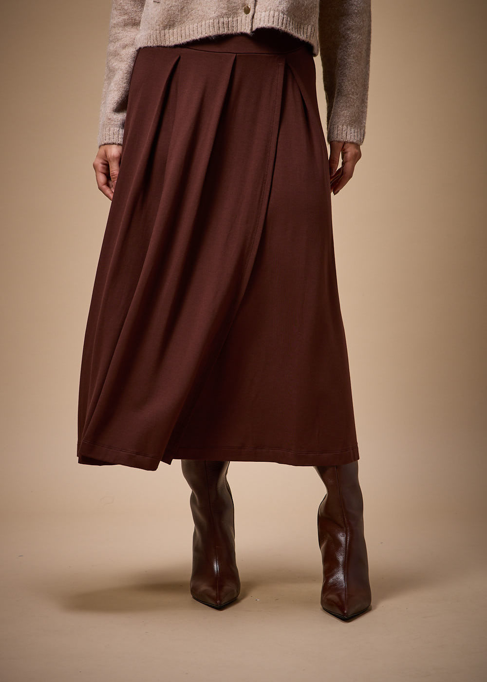 64.11.3701SOY SAIA MIDI TRANSPASSADA COM PREGAS