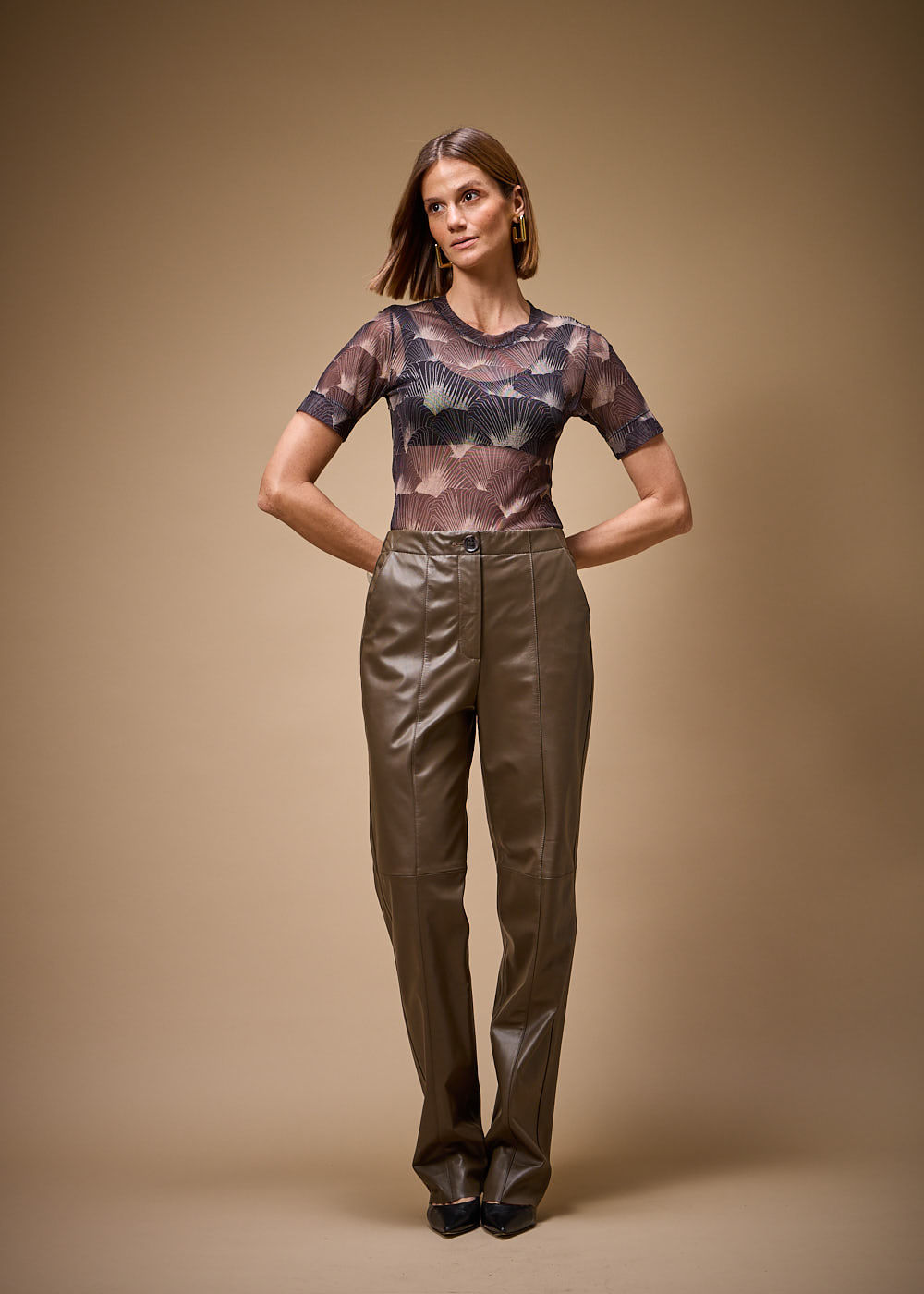 67.20.3701EST BLUSA TULE M/C ESTAMPA LEQUE