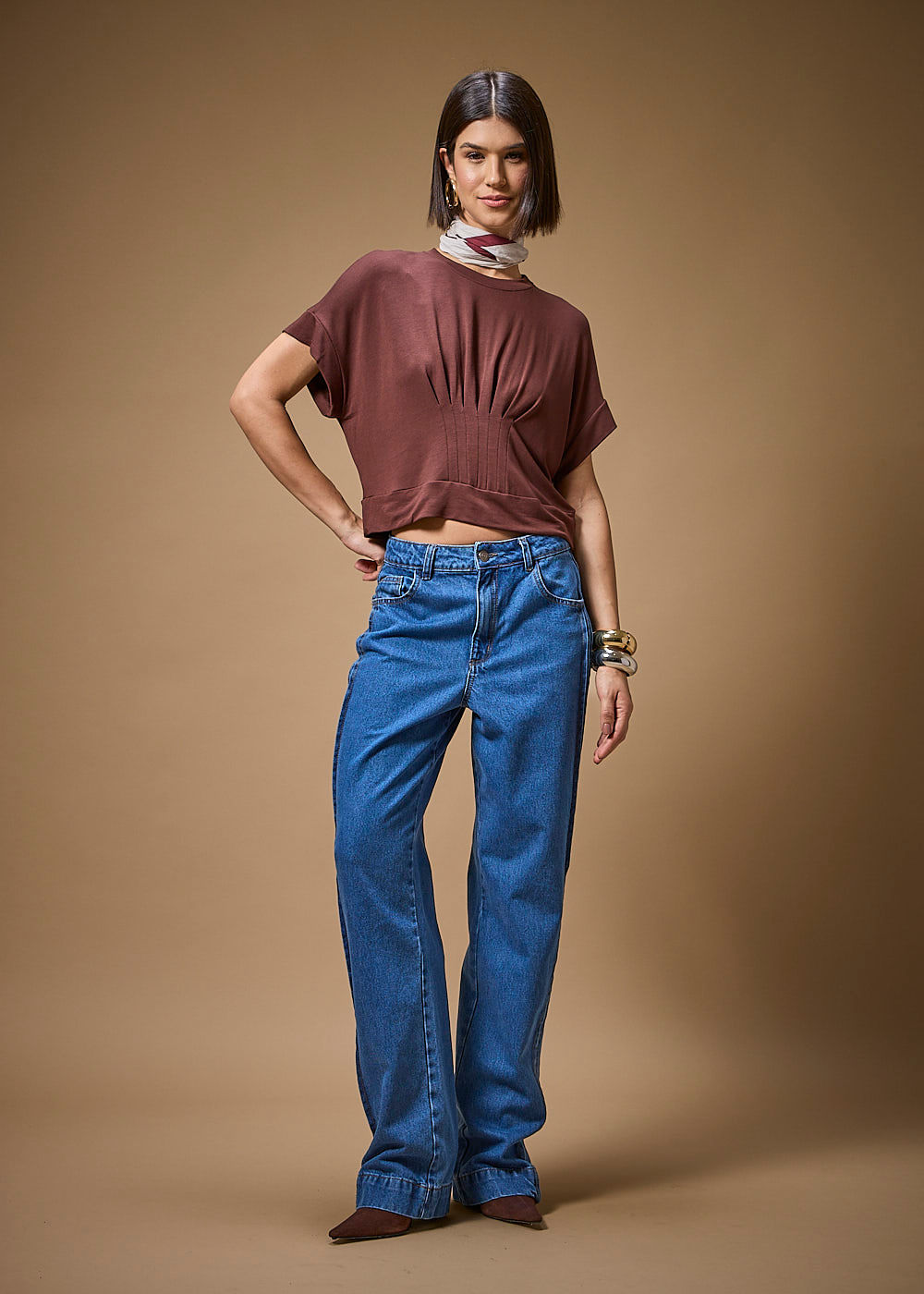 12.21.3704DES CALÇA JEANS RETA COM NERVURA