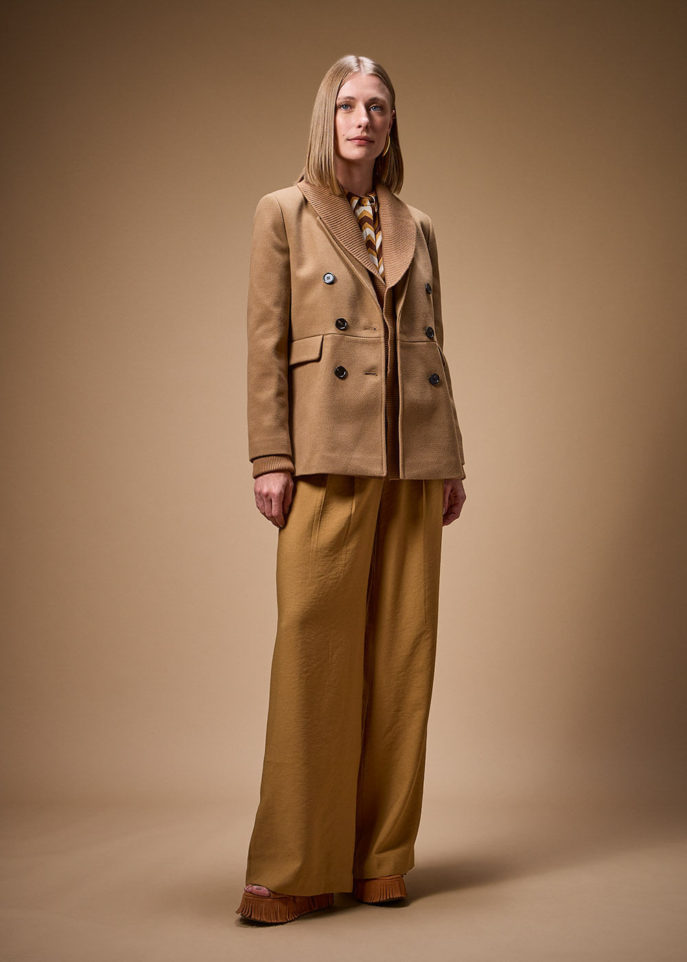 21.40.3703CRM CASACO C/ GOLA DE TRICOT REMOVÍVEL