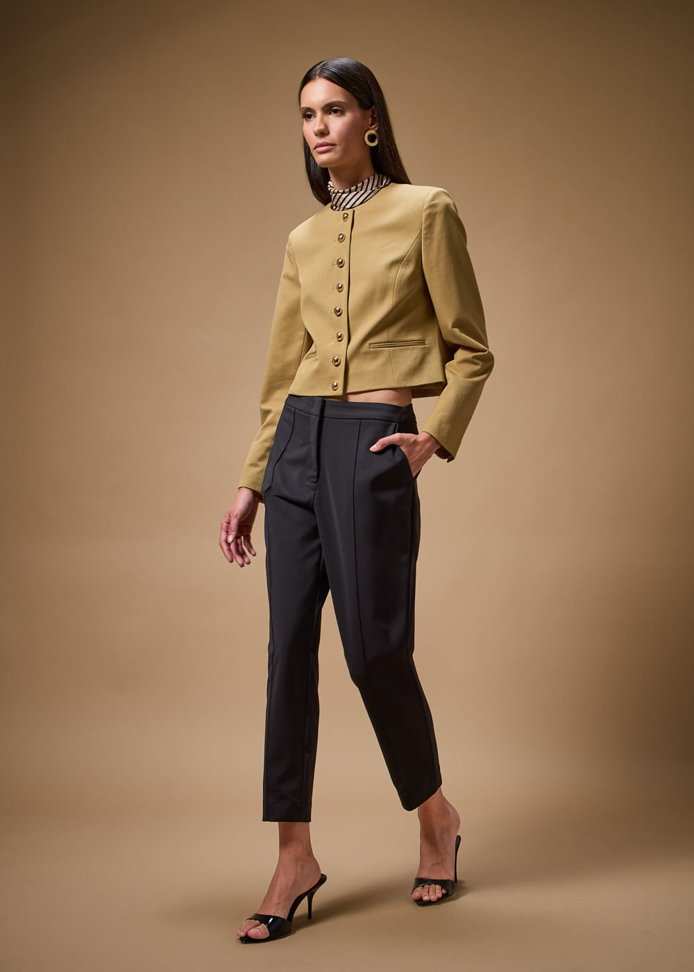 22.21.3701PTO CALÇA RETA DETALHE RECORTE EM ZIG ZAG - HIGHLINE