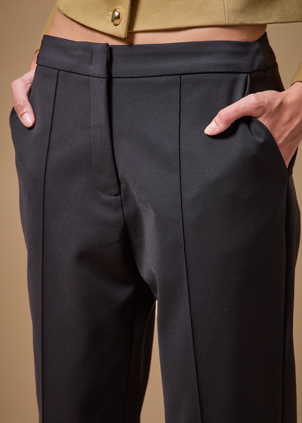 22.21.3701PTO CALÇA RETA DETALHE RECORTE EM ZIG ZAG - HIGHLINE