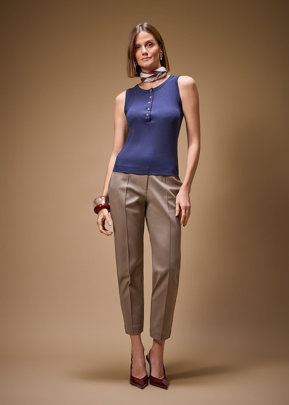 22.21.3701SHO CALÇA RETA DETALHE RECORTE EM ZIG ZAG - HIGHLINE