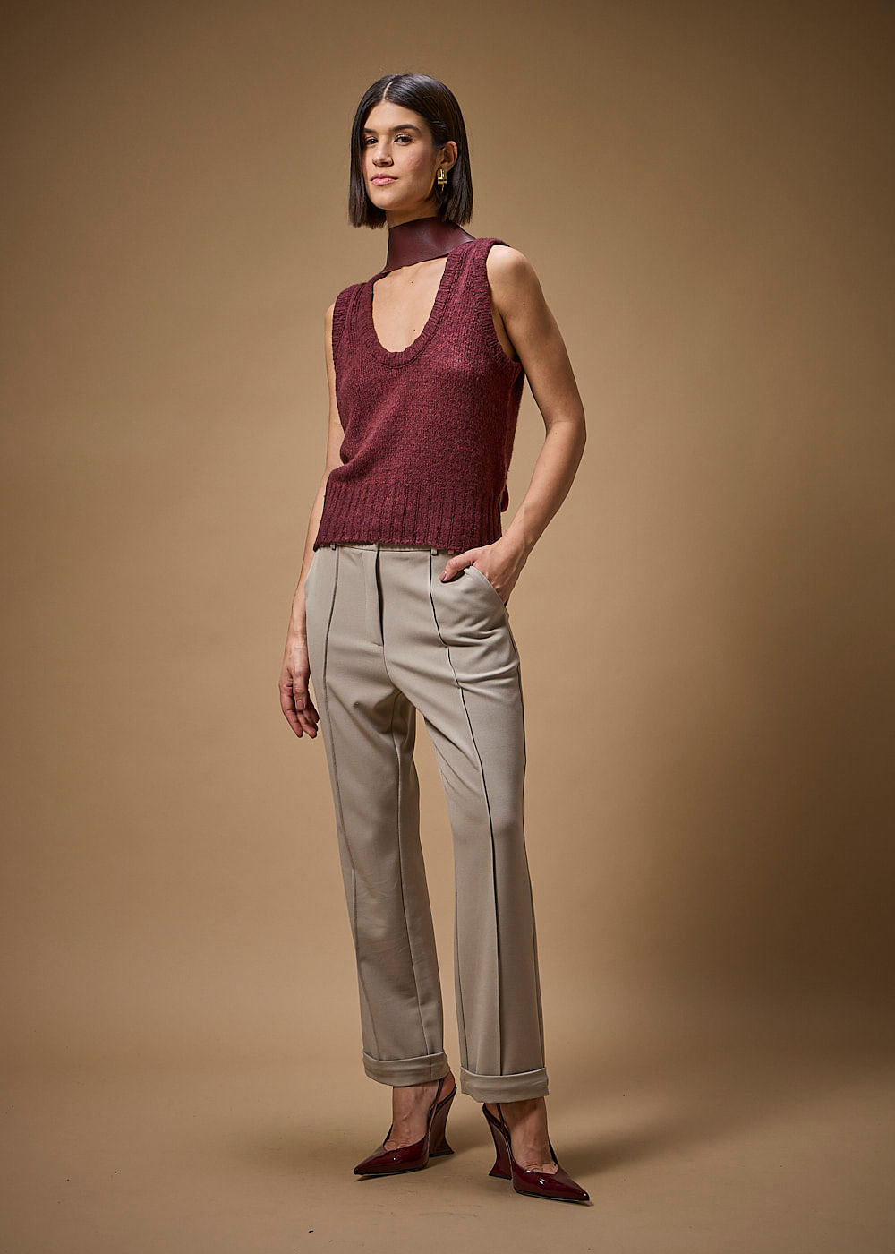 22.21.3708CIM CALÇA RETA ALFAIATARIA DETALHE NERVURA