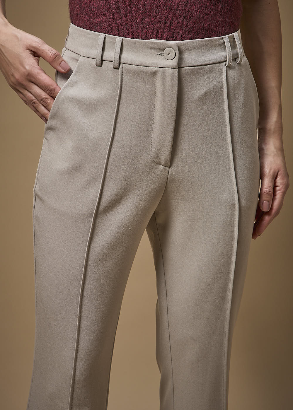 22.21.3708CIM CALÇA RETA ALFAIATARIA DETALHE NERVURA