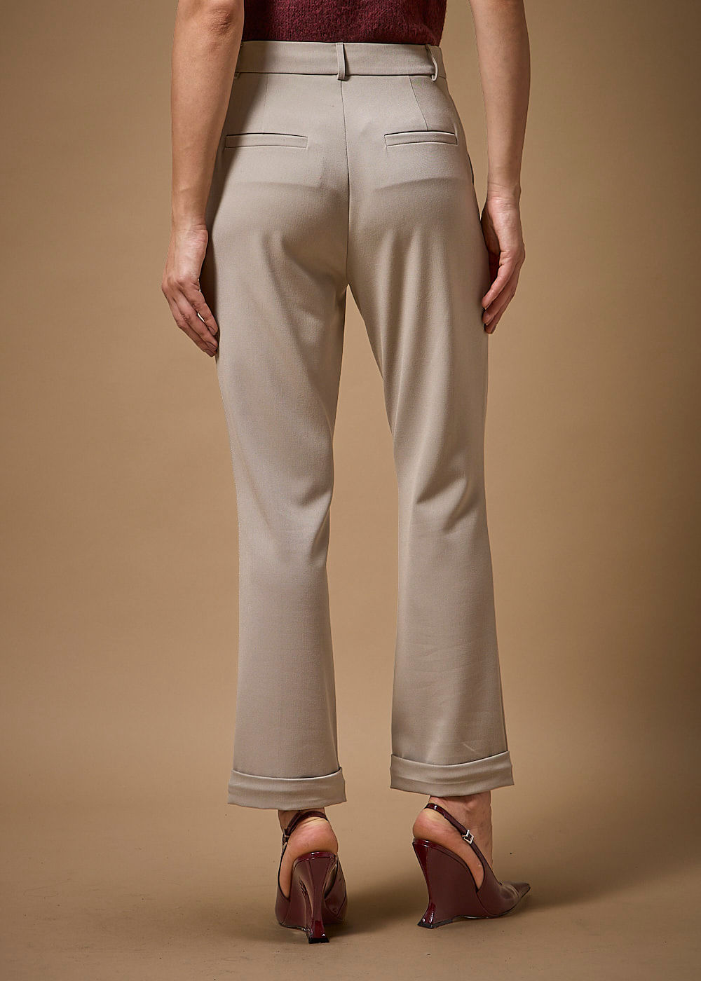 22.21.3708CIM CALÇA RETA ALFAIATARIA DETALHE NERVURA