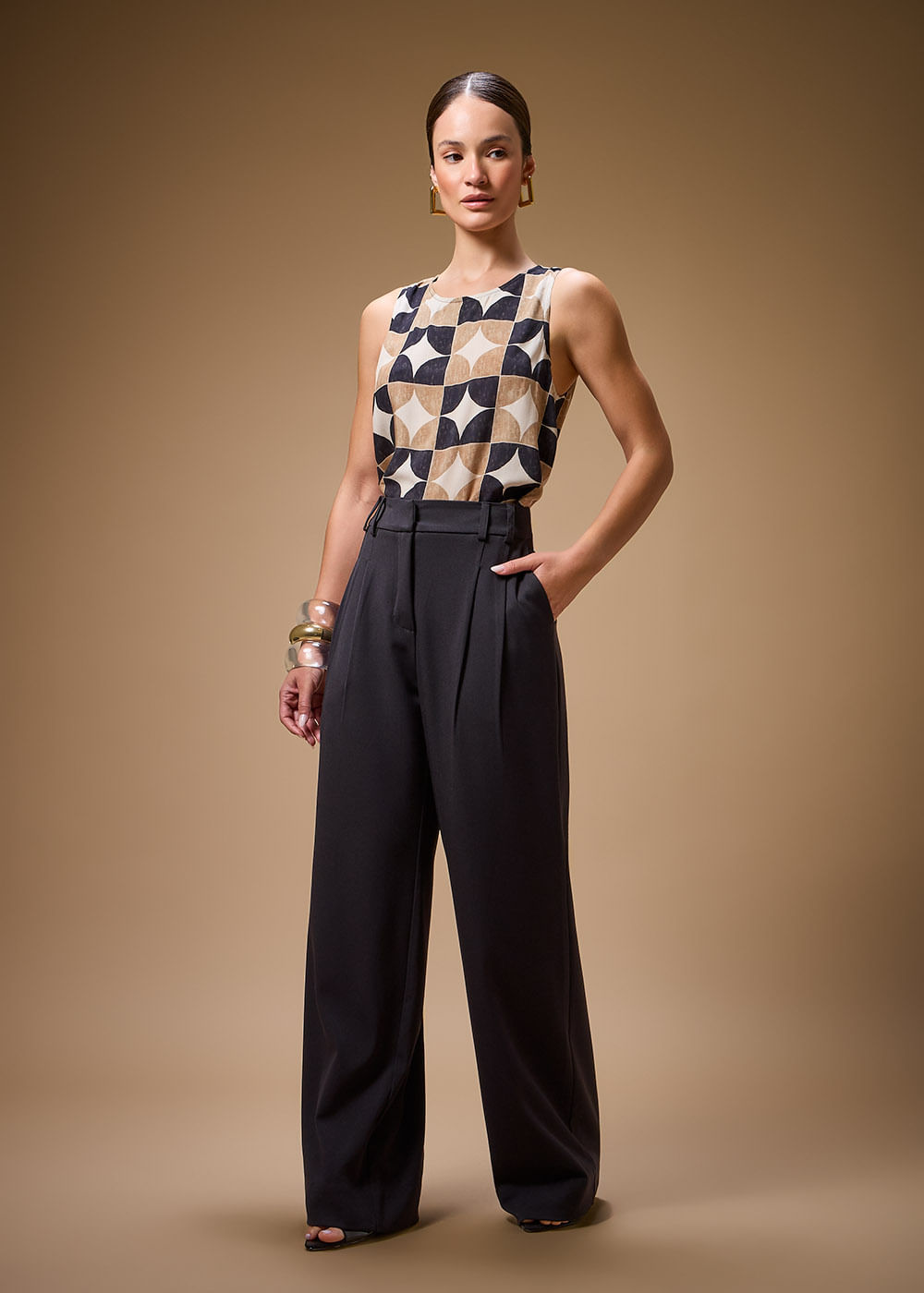 22.23.3712PTO CALÇA ALFAIATARIA DETALHADA