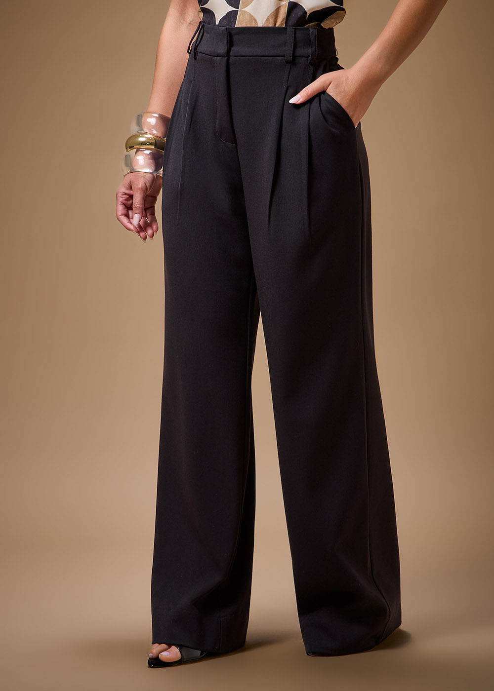 22.23.3712PTO CALÇA ALFAIATARIA DETALHADA