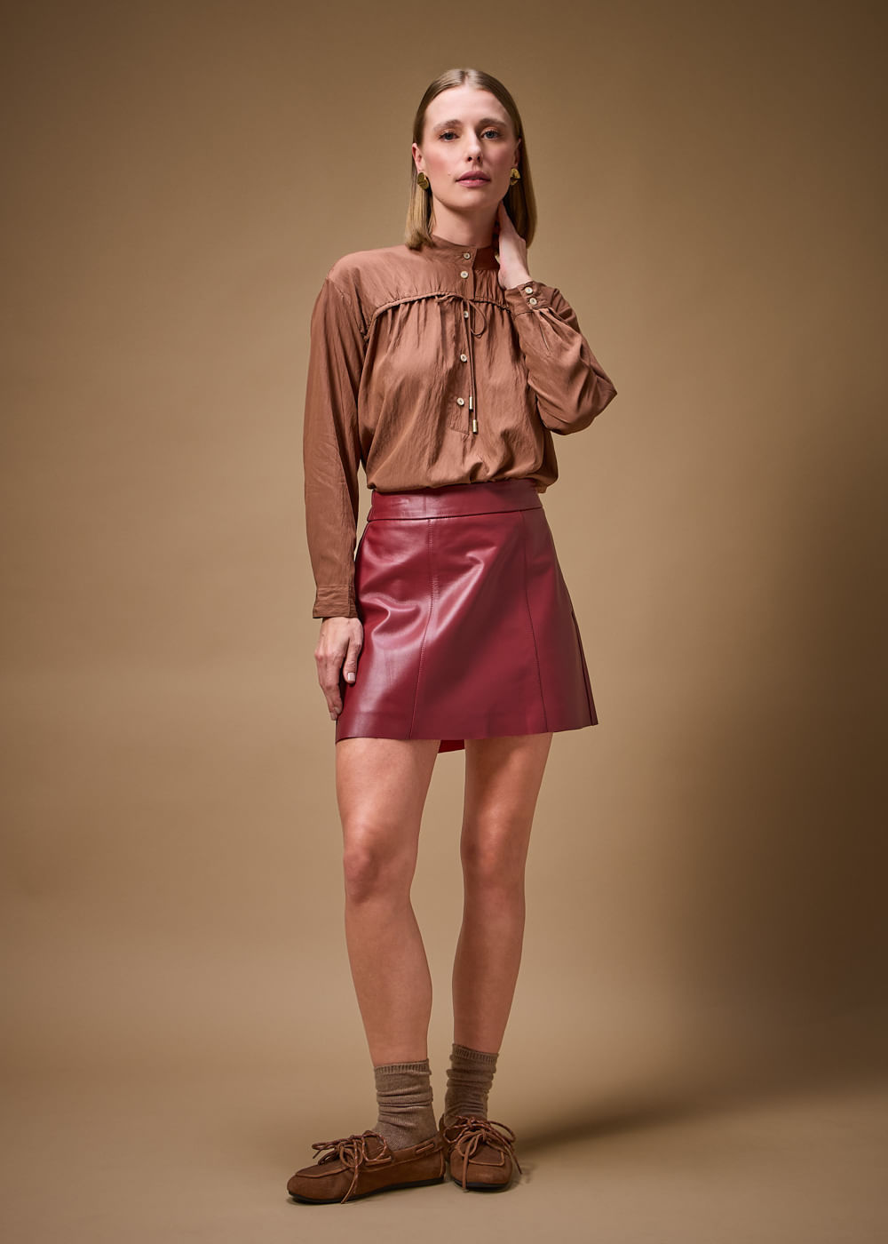 34.20.3701UME SAIA CURTA DE COURO - HIGHLINE