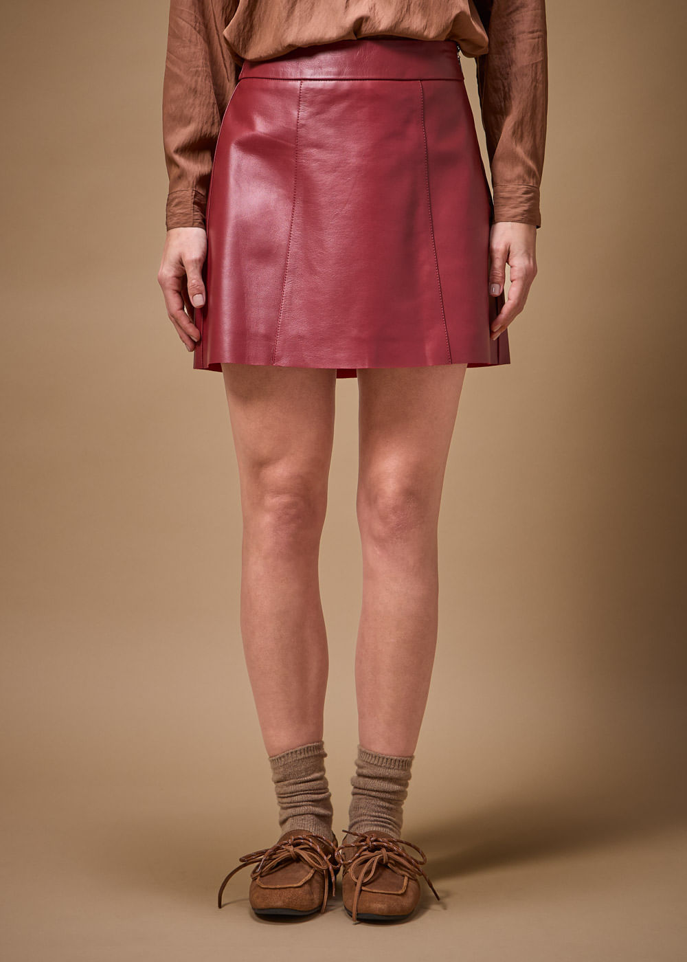 34.20.3701UME SAIA CURTA DE COURO - HIGHLINE