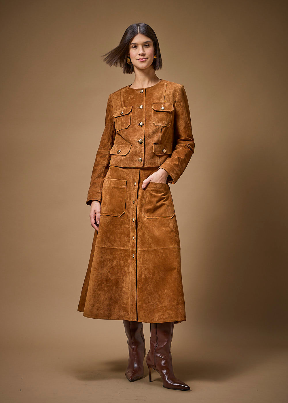 34.20.3703AMJ SAIA MIDI SUEDE ABOTOAMENTOS - HIGHLINE