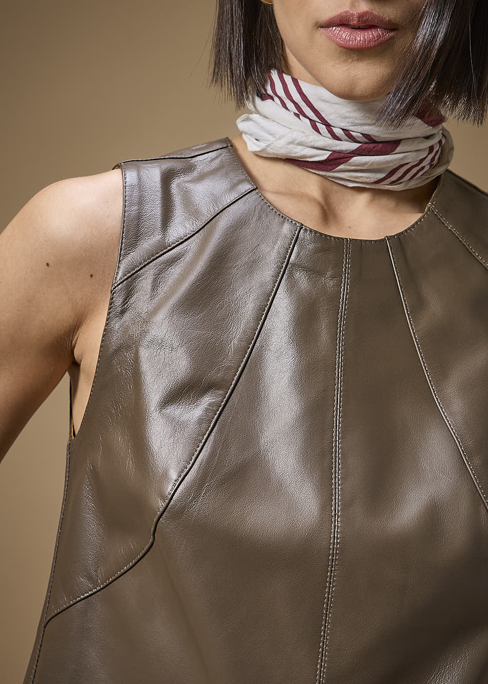 38.40.3701TUL REGATA DE COURO RECORTES - HIGHLINE