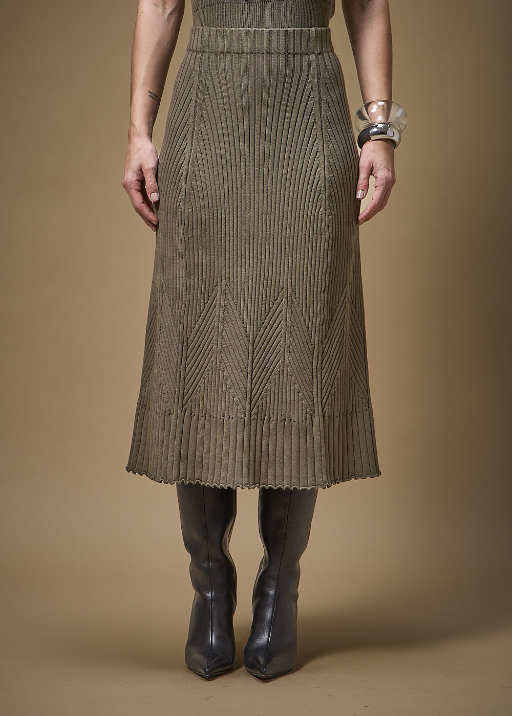 44.20.3701VDM SAIA MIDI JACQUARD COM NERVURA TRICOT
