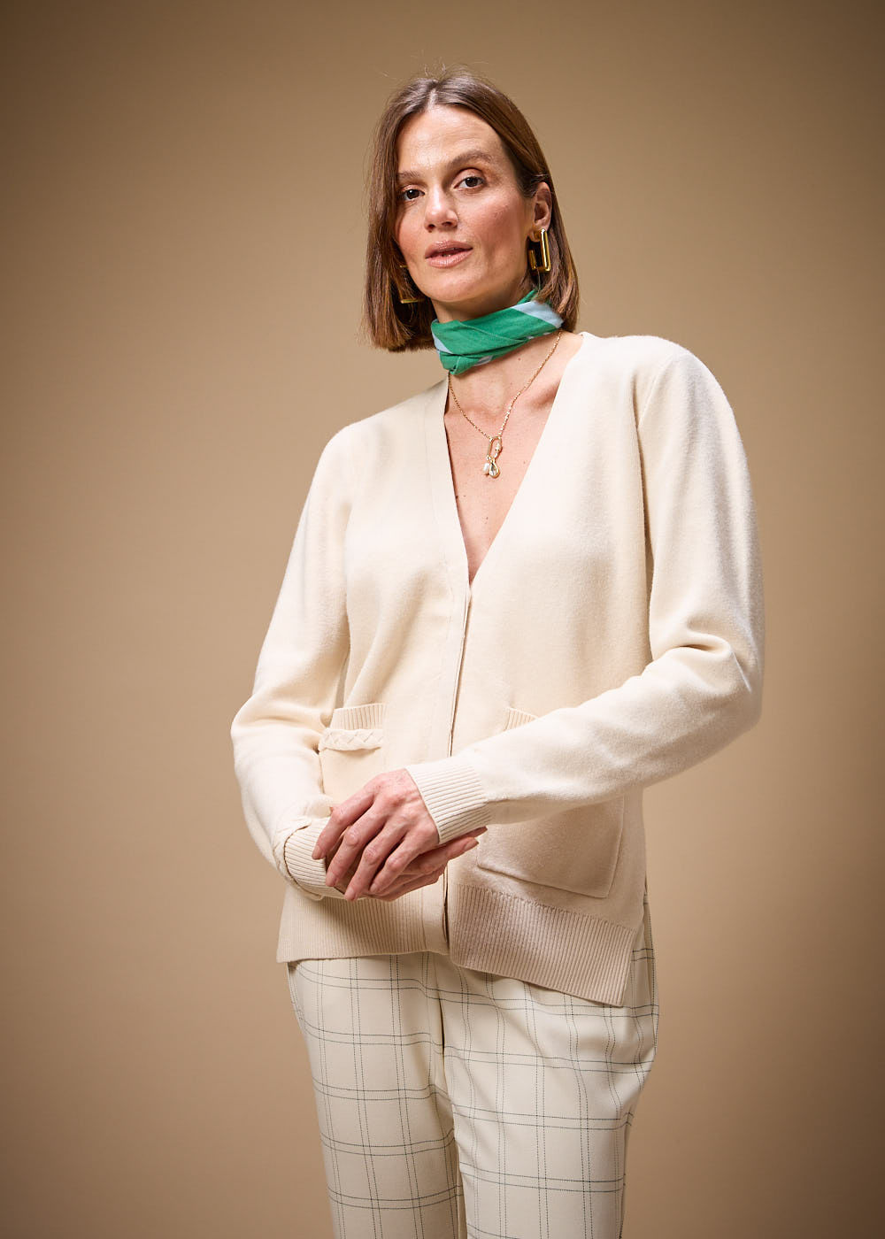 45.10.3702OFW CARDIGÃ BOLSO TRANÇADO