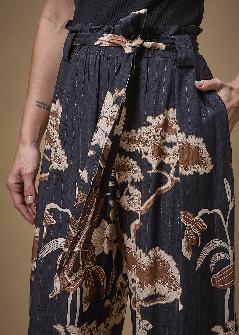 52.23.3703EST CALÇA PANTALONA ESTAMPA YONOMORI