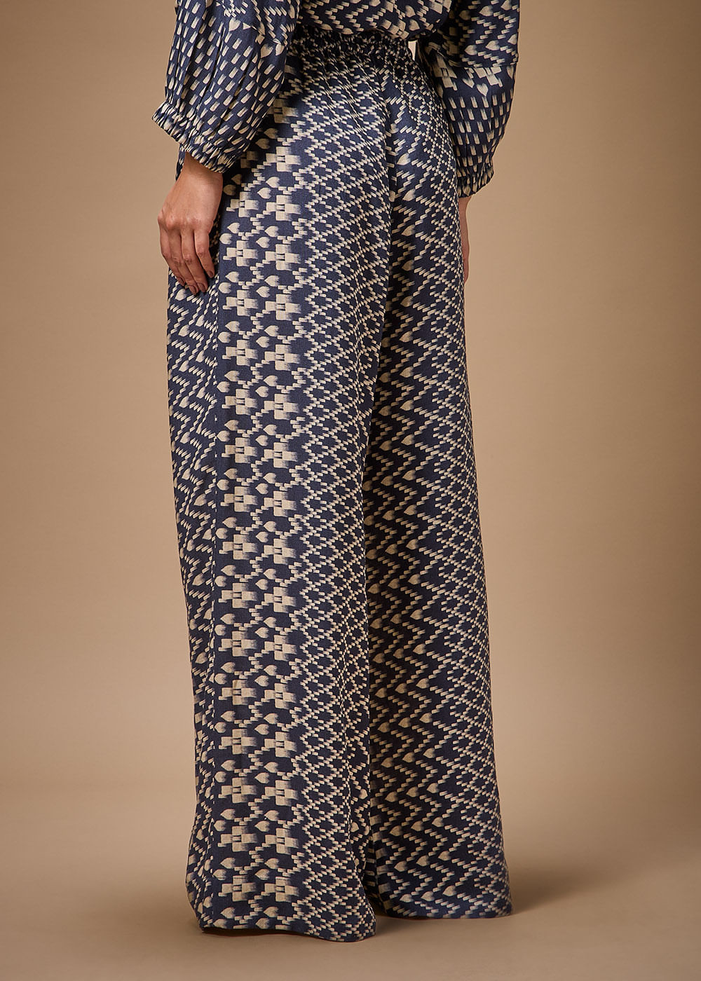 52.23.3707EST CALÇA PANTALONA DETALHADA ESTAMPA ORIGAMI