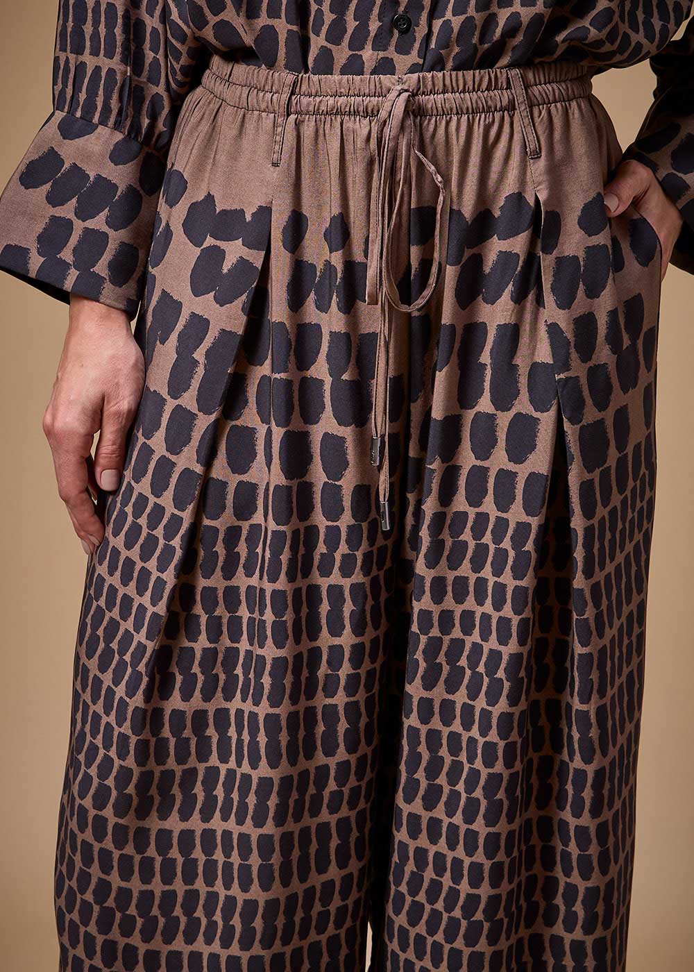 52.23.3708SOY CALÇA PANTALONA DETALHADA ESTAMPA CHAWAN