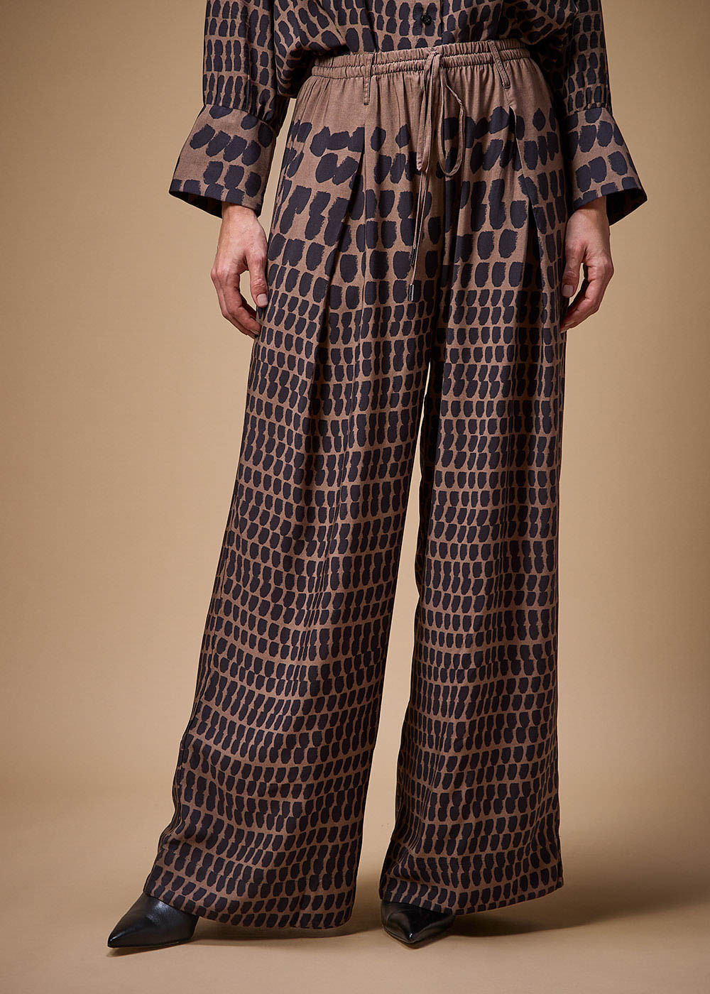 52.23.3708SOY CALÇA PANTALONA DETALHADA ESTAMPA CHAWAN