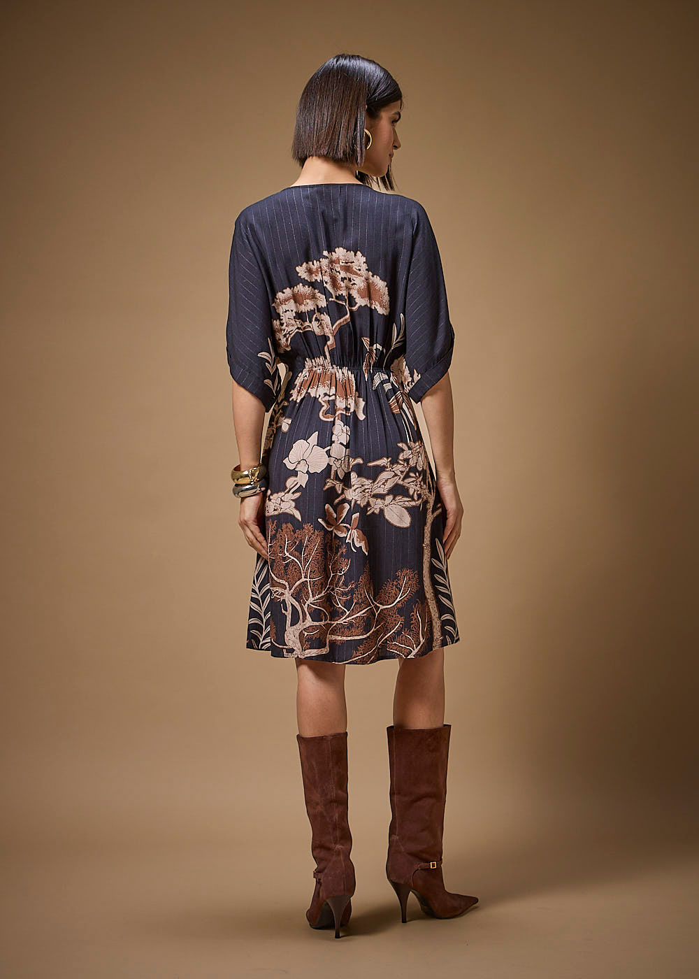 53.22.3701EST VESTIDO CURTO DETALHADO ESTAMPA YONOMORI