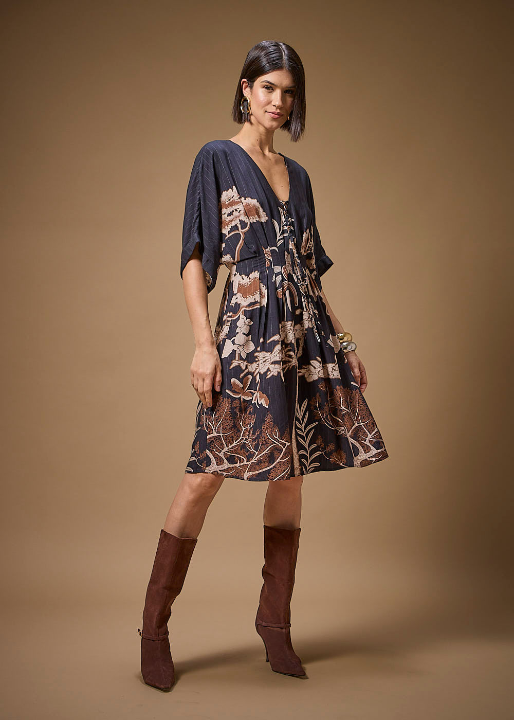 53.22.3701EST VESTIDO CURTO DETALHADO ESTAMPA YONOMORI