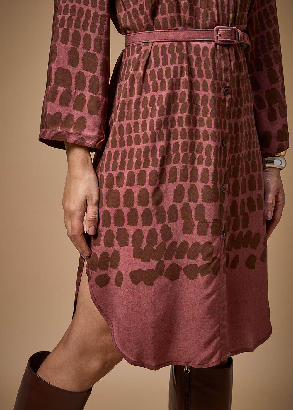 53.24.3702UME CHEMISE ALONGADO C/ CINTO ESTAMPA CHAWAN