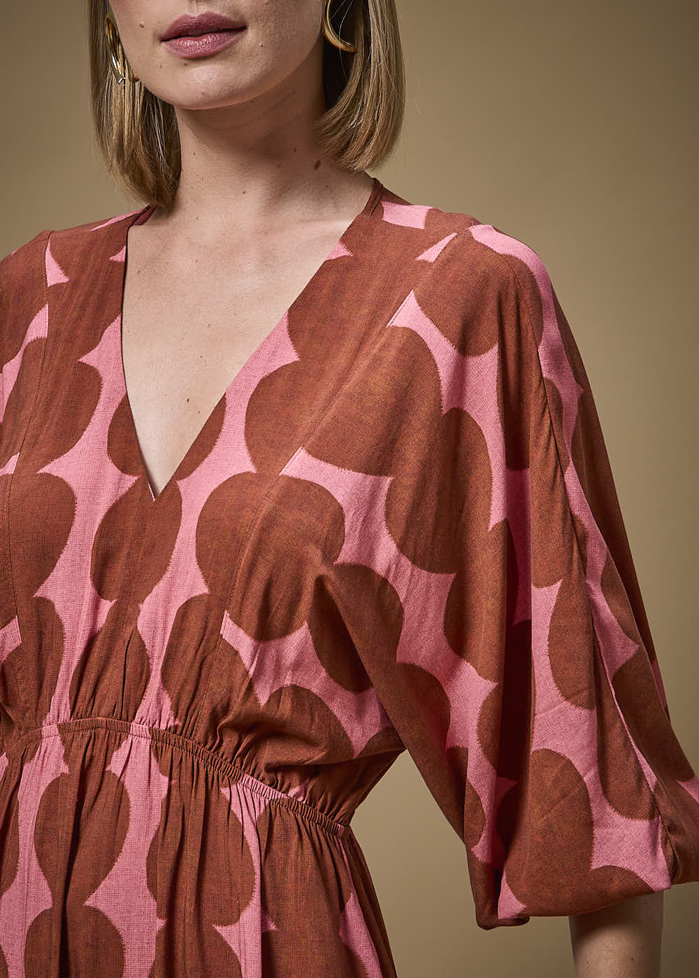 53.53.3701LOT VESTIDO LONGUETE DECOTE V ESTAMPA TÓQUIO