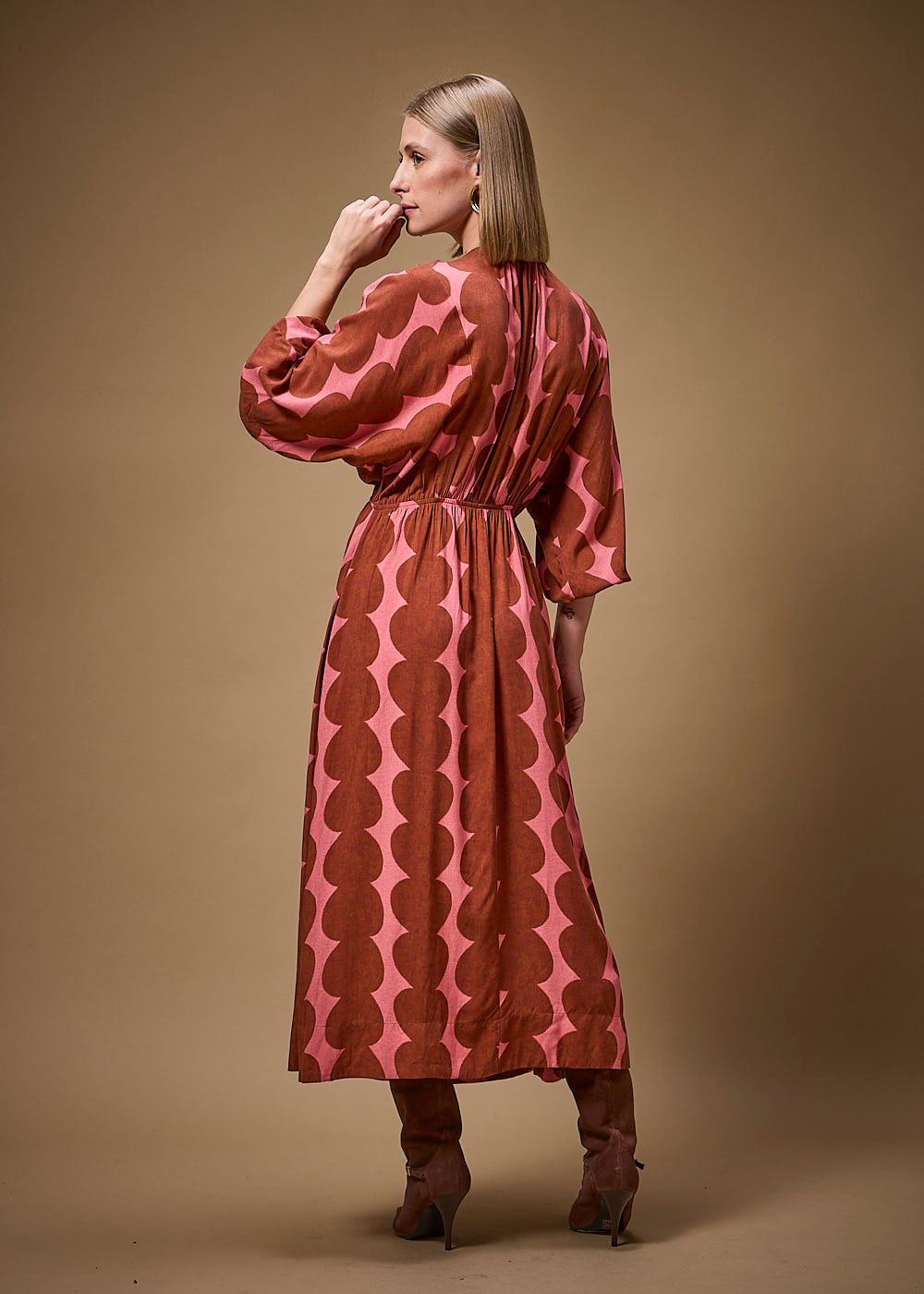 53.53.3701LOT VESTIDO LONGUETE DECOTE V ESTAMPA TÓQUIO