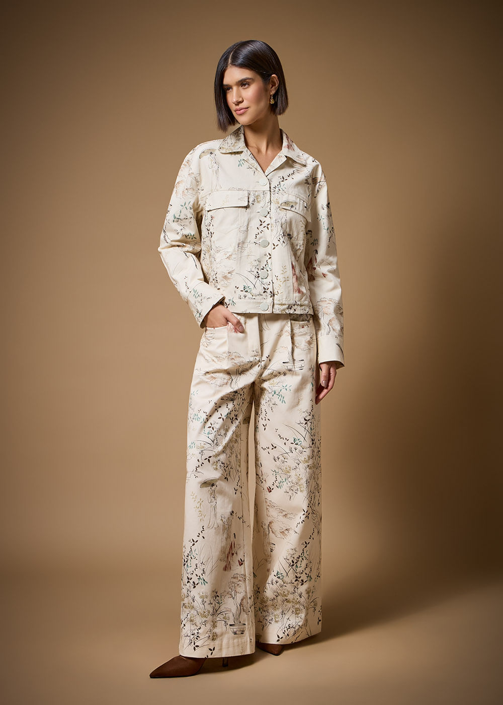 11.40.3703EST JAQUETA OVER ESTAMPA GUEIXAS