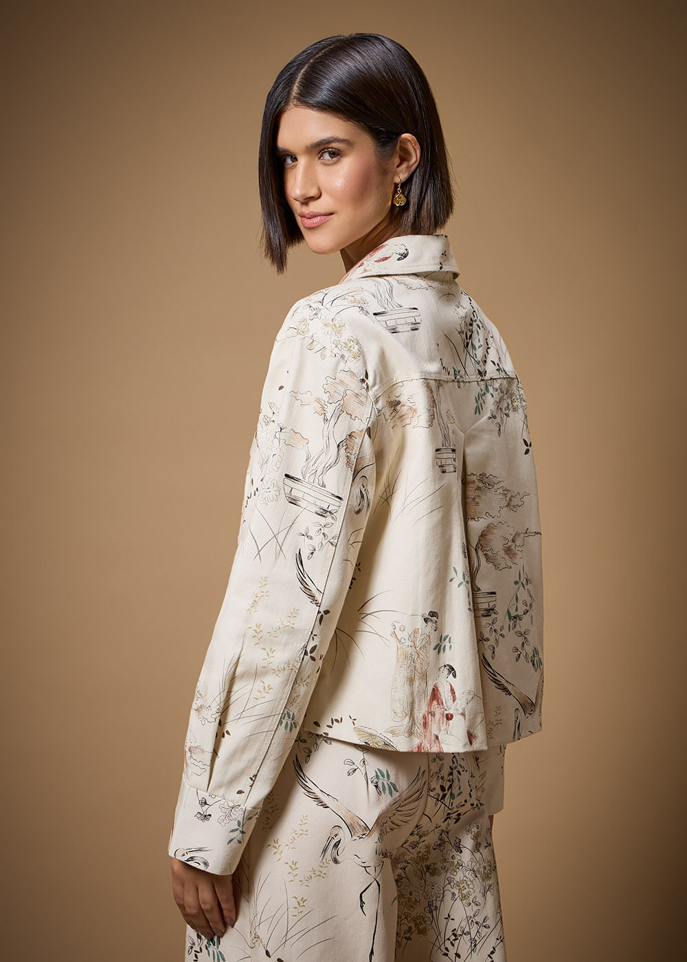 11.40.3703EST JAQUETA OVER ESTAMPA GUEIXAS