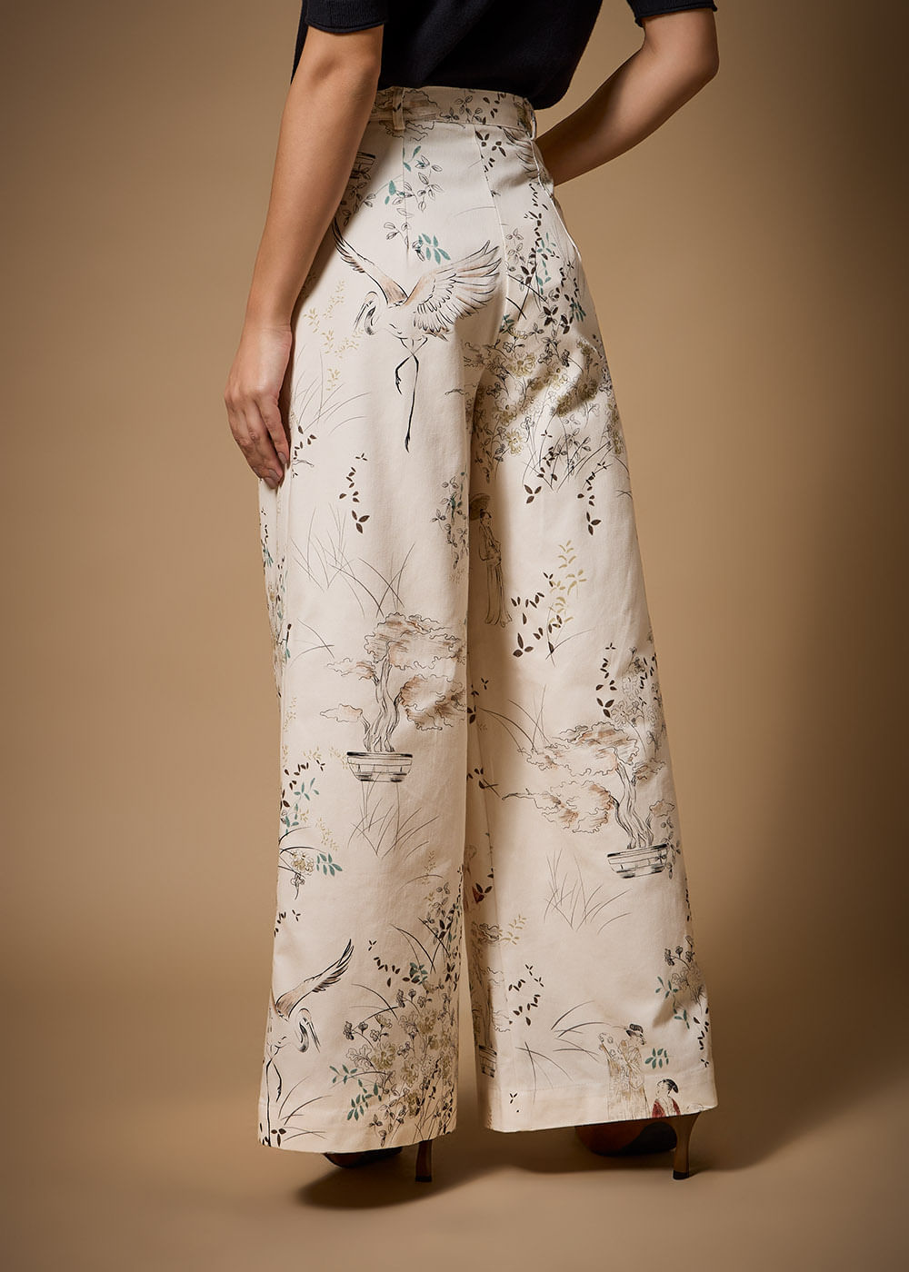 12.85.3701EST CALÇA PANTALONA ESTAMPA GUEIXAS