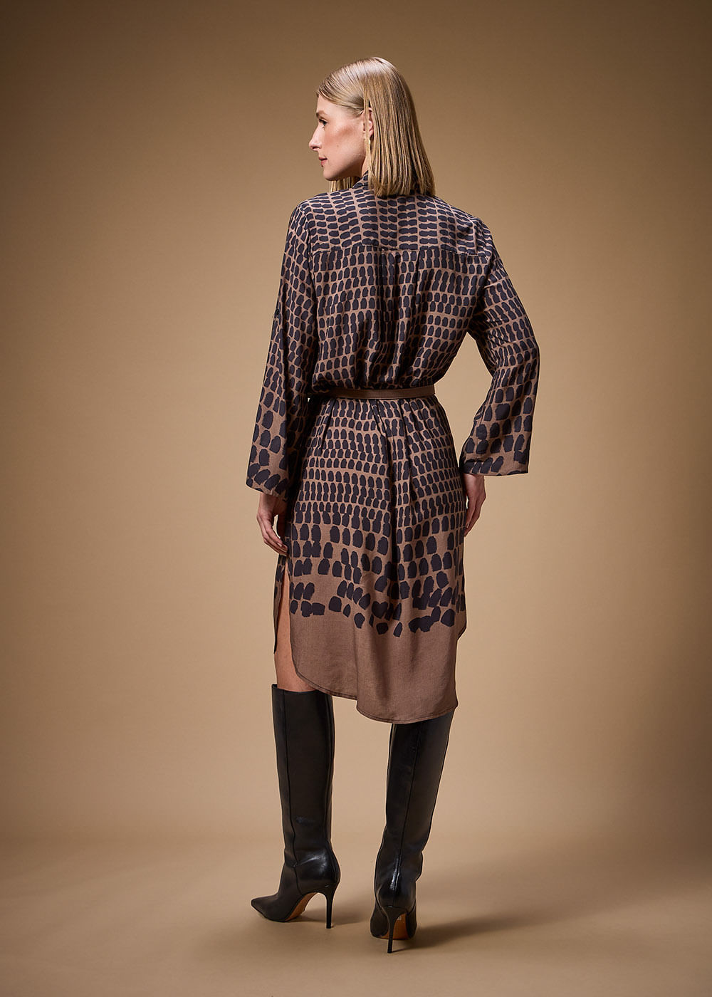 53.24.3702SOY CHEMISE ALONGADO C/ CINTO ESTAMPA CHAWAN