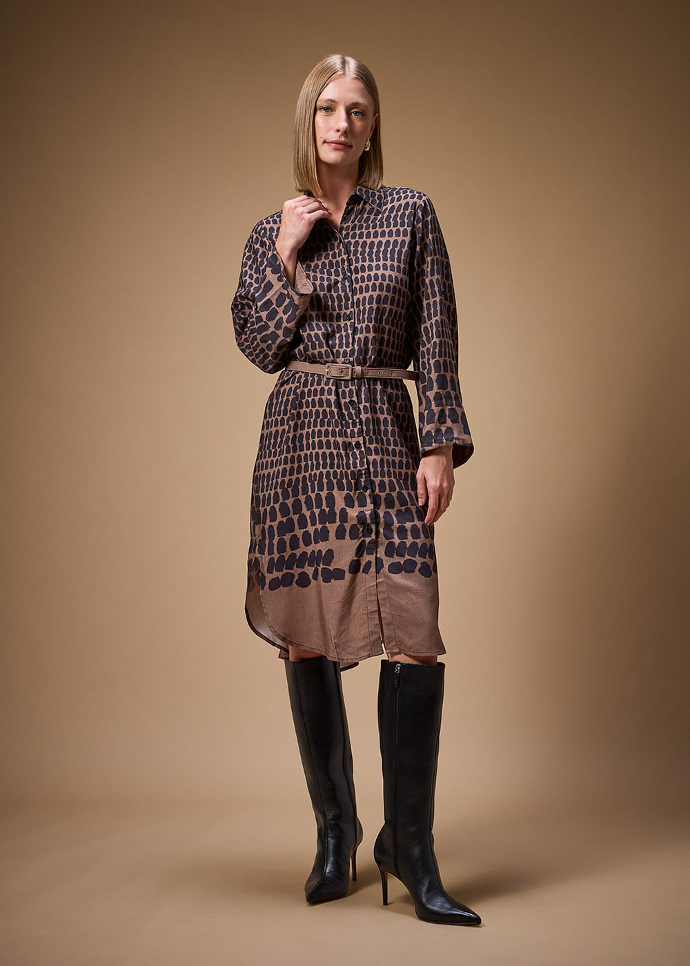 53.24.3702SOY CHEMISE ALONGADO C/ CINTO ESTAMPA CHAWAN