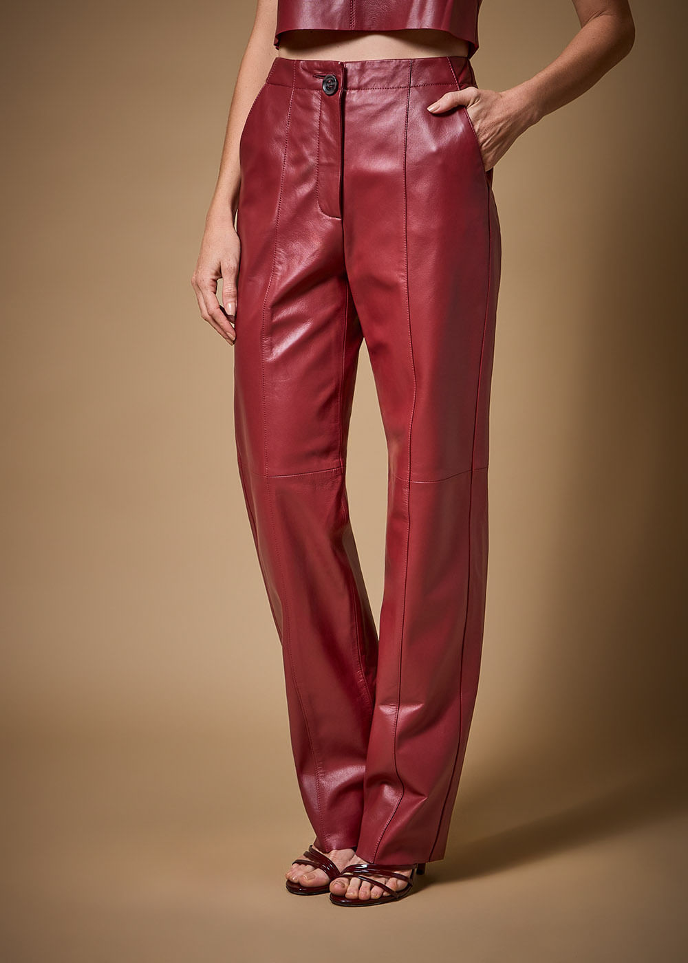 32.20.3702UME CALÇA DE COURO RETA - HIGHLINE