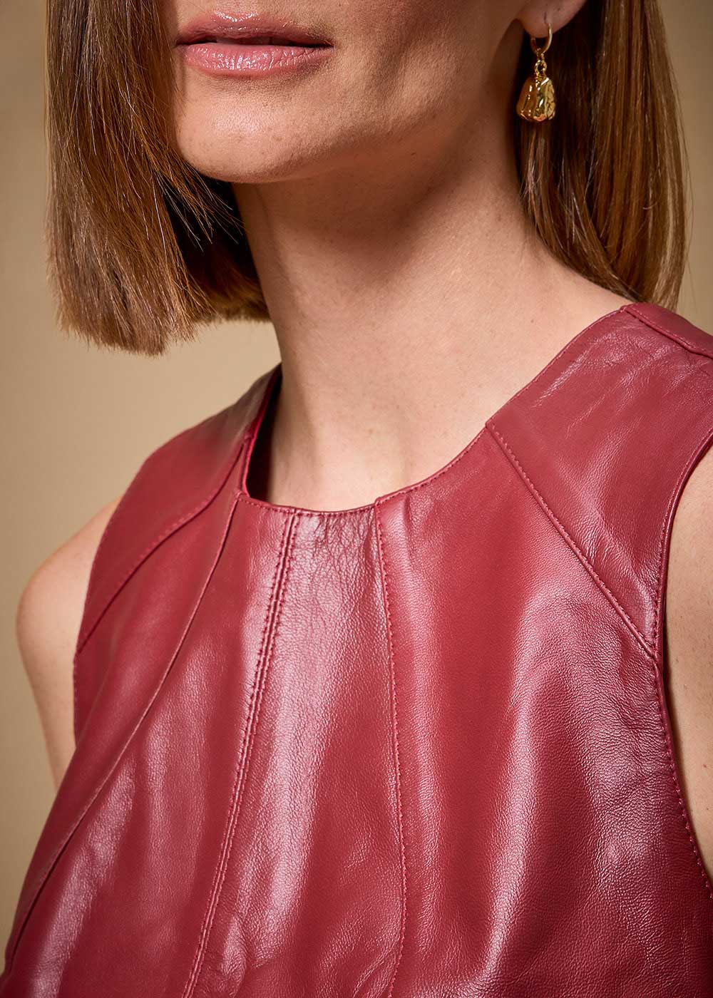 38.40.3701UME REGATA DE COURO RECORTES - HIGHLINE