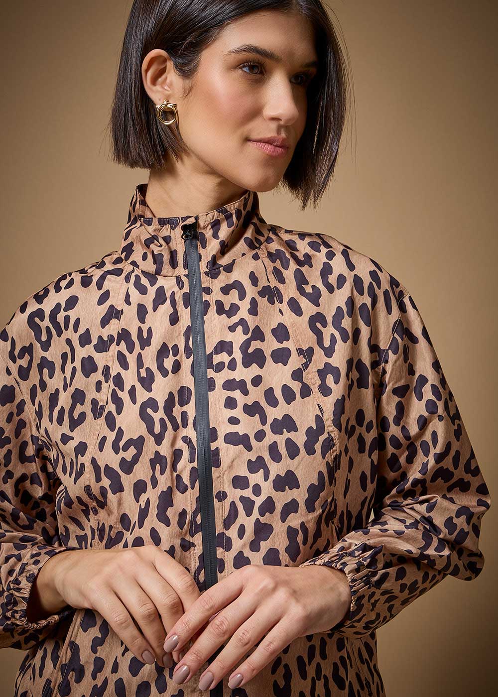 51.30.3707EST JAQUETA COM RECORTES ESTAMPA JAGUAR