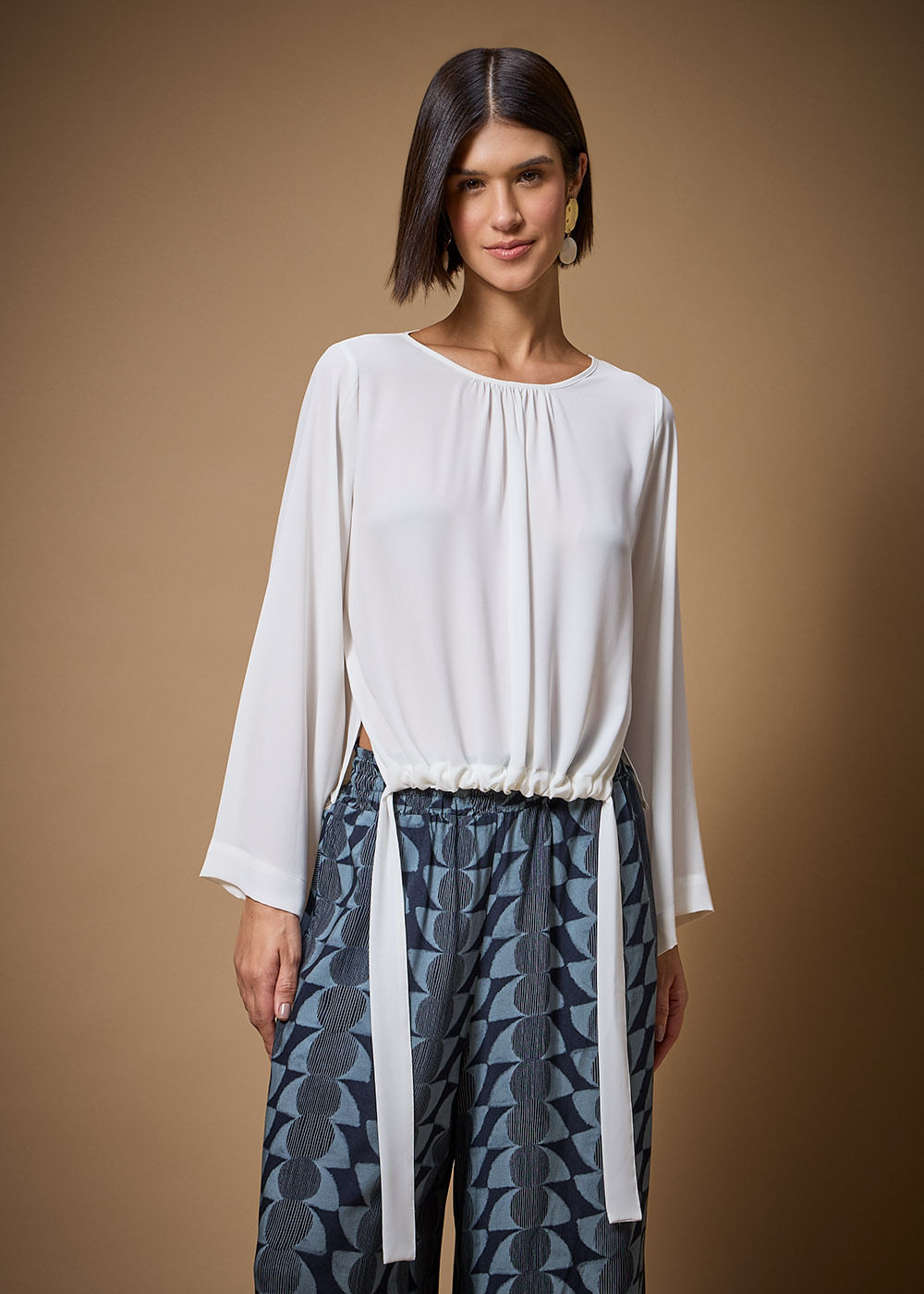 56.40.3709OFW BLUSA M/L BARRA AJUSTÁVEL CHIFFON