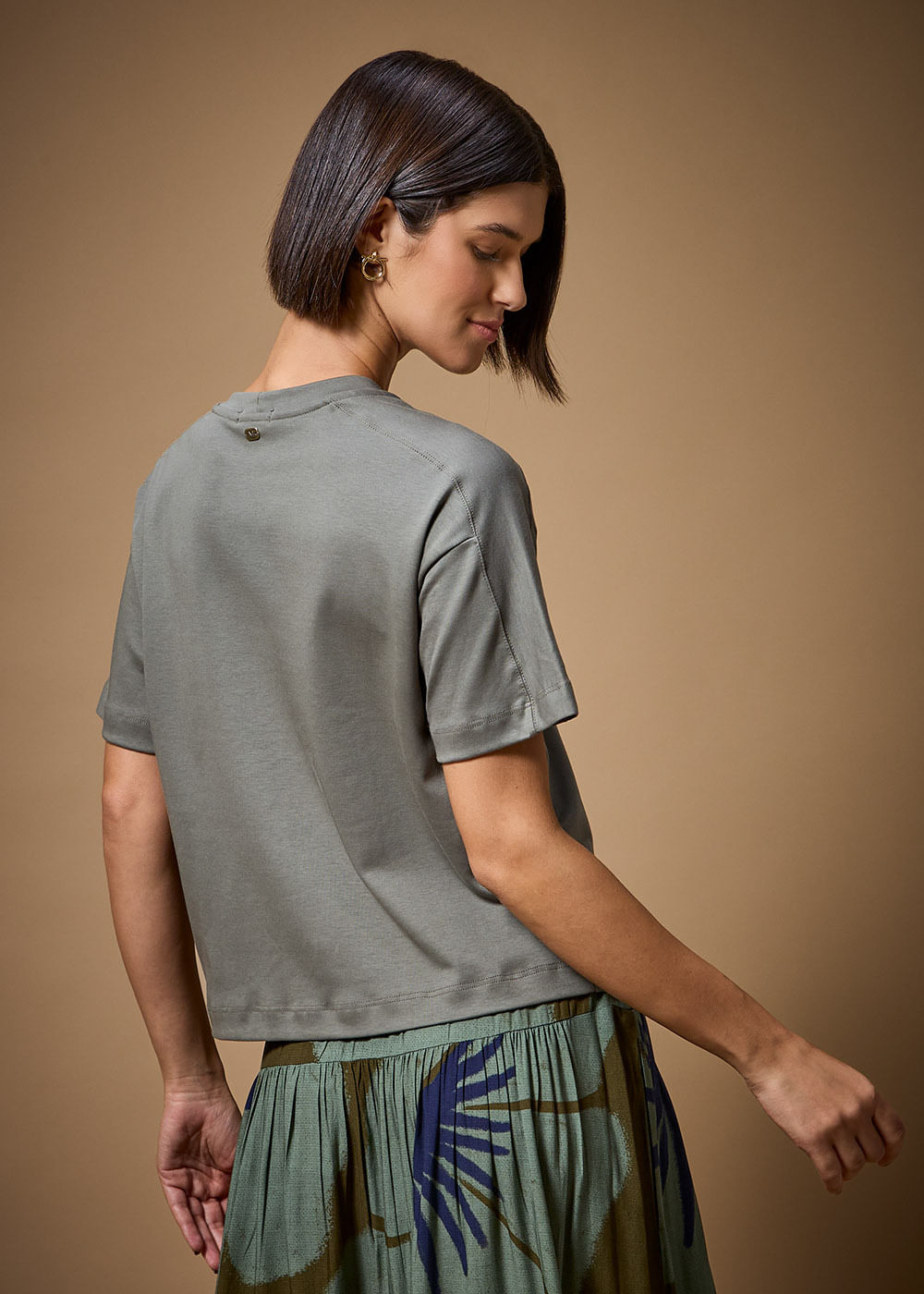 67.40.3702MIL BLUSA M/C COM BOTÕES APLICADOS